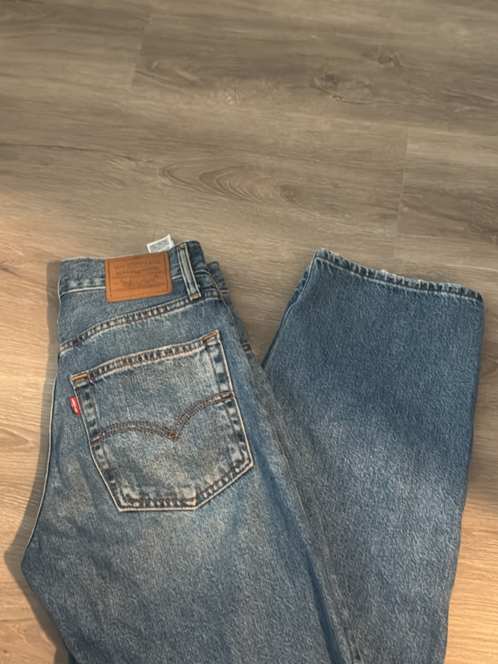 Levi’s Baggy Dad Jeans Size 24 Aritzia.